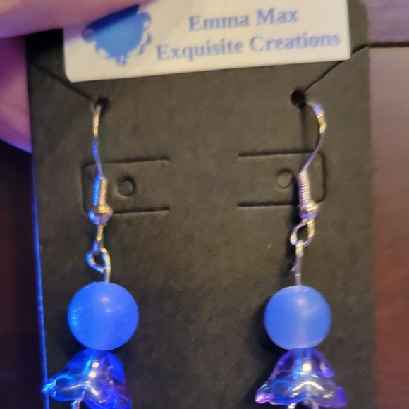 Flower Bell Glass Earrrings with Silver flowers and Round Beads - Picture 4 of 4